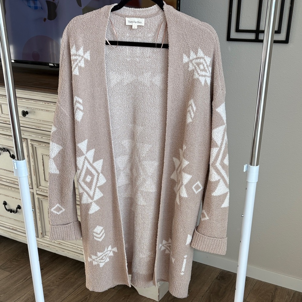 Vanilla Bay Taupe and White Aztec Open-Front Cardigan